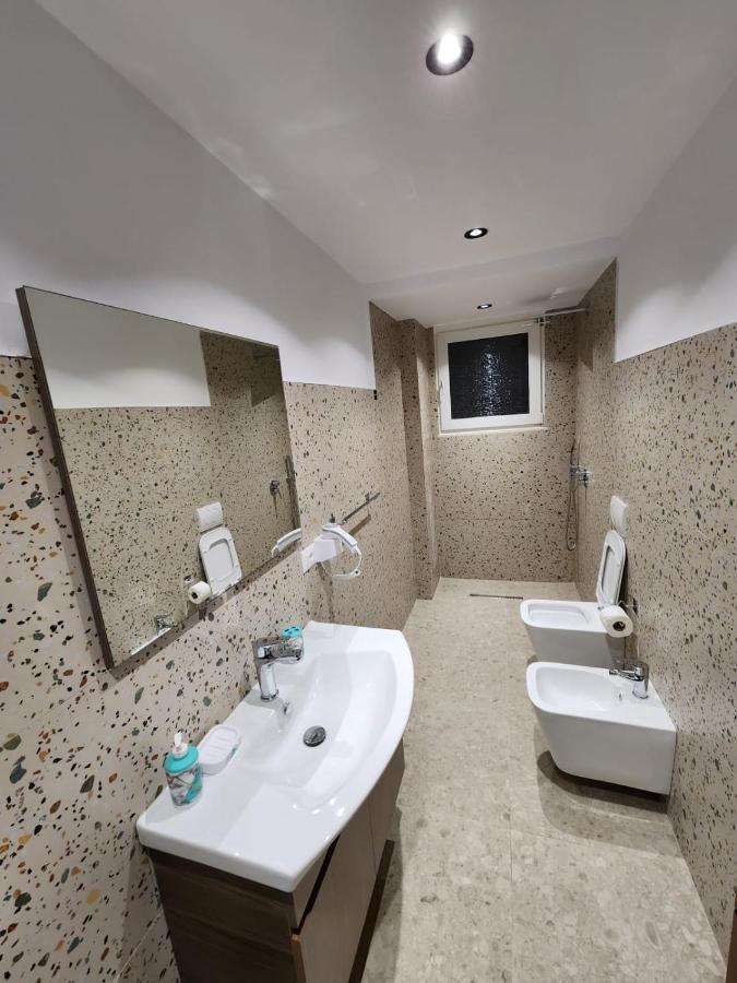 טיראנה Pietro Guesthouse מראה חיצוני תמונה